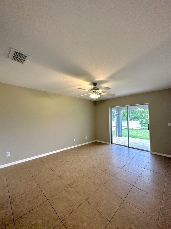 Building Photo - 2931 NW 9th Terrace