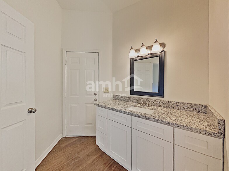 Building Photo - 1612 Westerly Dr