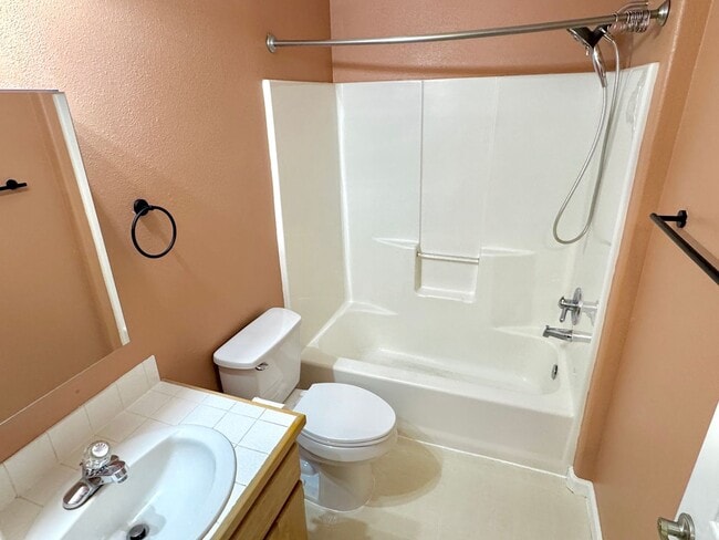 Building Photo - Boise Neighborhood 2-Story with A/C, Attached Garage, Fenced Backyard