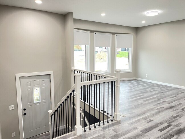 Building Photo - Move-in special offer!!! Newly rebuilt hou...