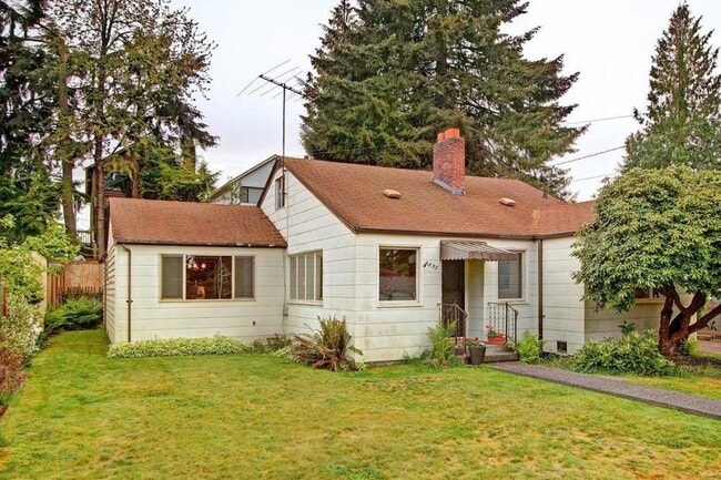 Primary Photo - 3 bedroom in Seattle WA 98115