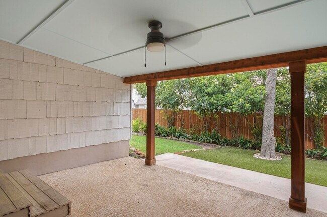 Building Photo - 1906 Hillingway St