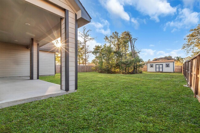 Building Photo - 12341 N Chestnut Hls Dr