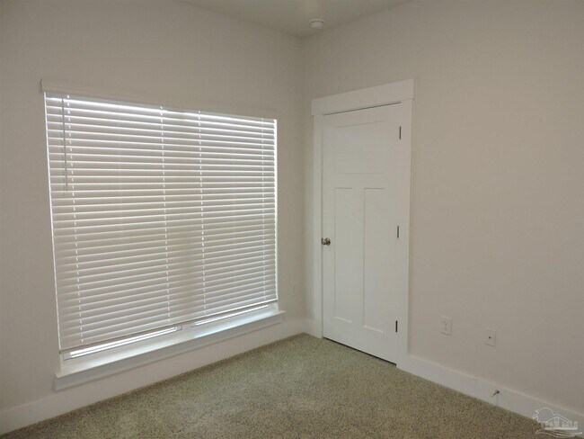 Building Photo - 5851 Sargassum Ln