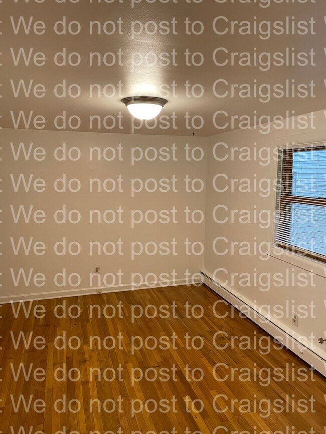 Building Photo - Olympic Hills 4bedroom / 1.5 bath home wit...