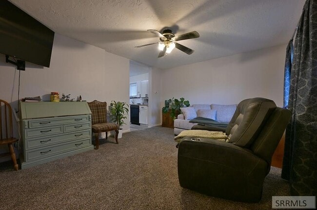 Building Photo - 425 2nd St