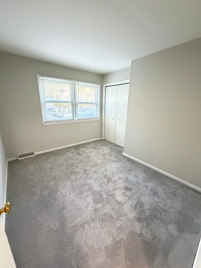 Building Photo - 222 Merion Rd