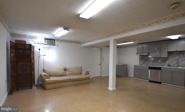 Building Photo - 3150 Beethoven Way