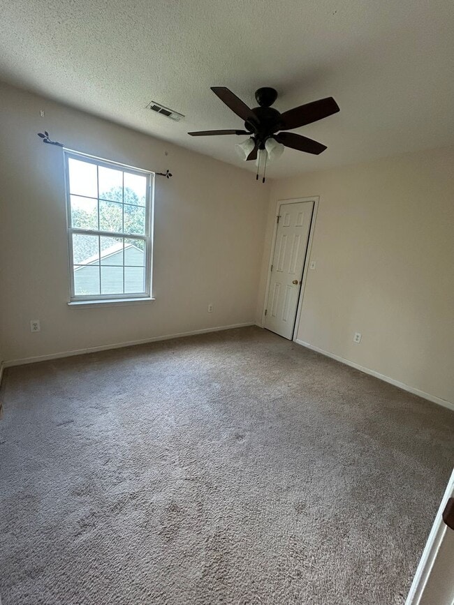 Building Photo - Simpsonville, SC 3BD/2.5BA Plus Bonus, 170...