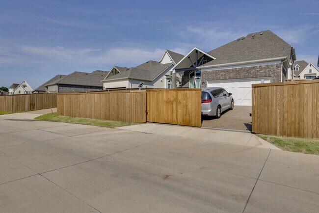 Building Photo - 12718 Mdw Gln Trl