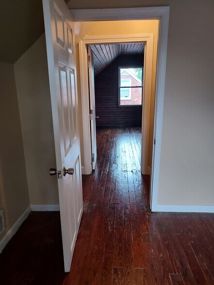 Bed 3 to Bed 4 - 4848 Brenda Dr