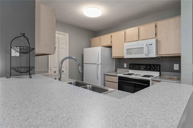 Building Photo - 7428 Vista Way