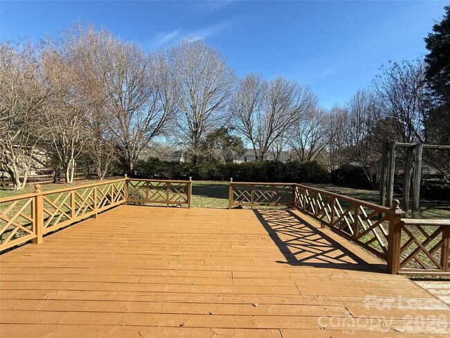 Building Photo - 8708 Parkchester Dr