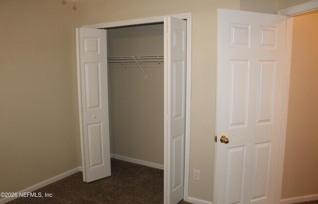 Building Photo - 684 Sid Dr