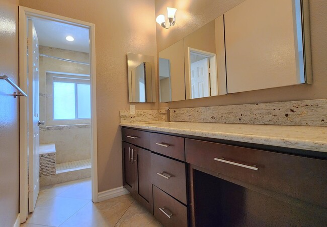 Building Photo - Irvine Single Story Remodeled 2 Bed, 2 Bat...