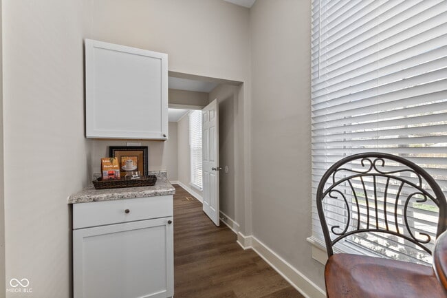 Building Photo - 195 W Marion St