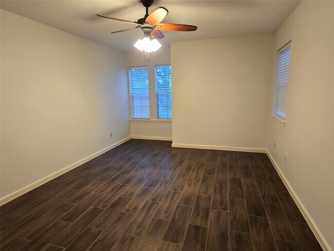 Building Photo - 856 Wax Myrtle Ln