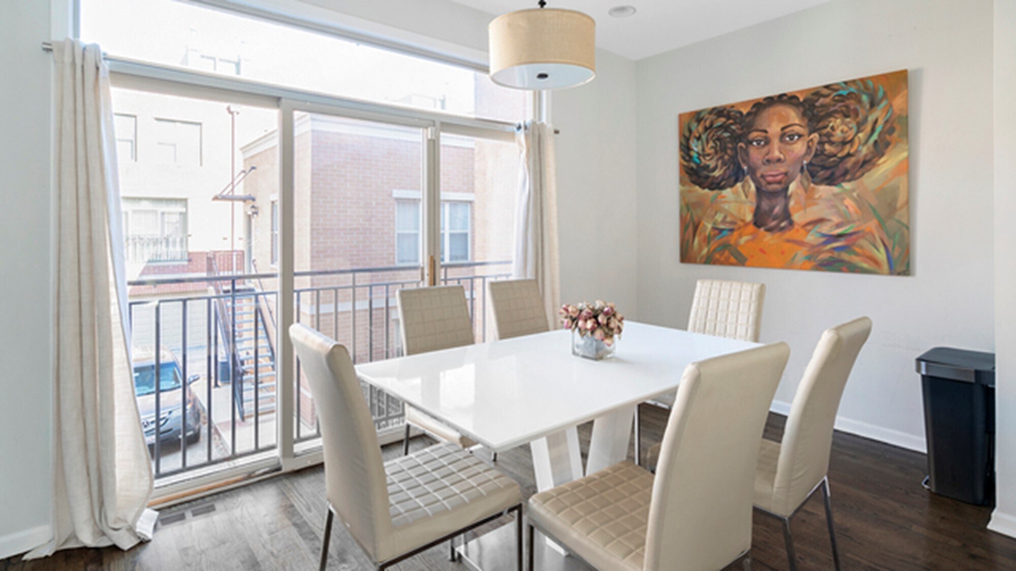 Building Photo - 720 W Evergreen Ave