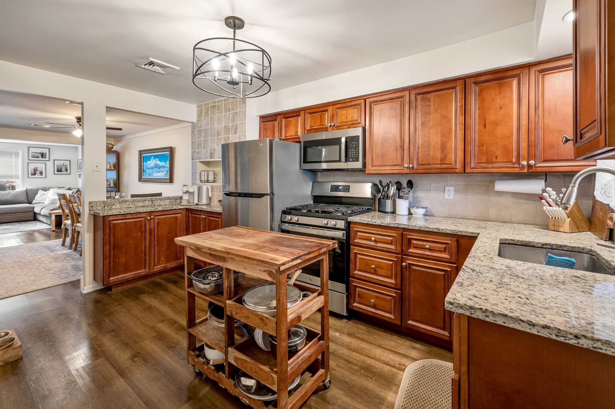 Granite Counters - 281 Bloomfield Ave