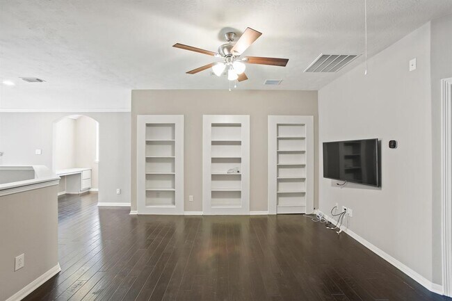 Building Photo - 1606 Sunderland Dr