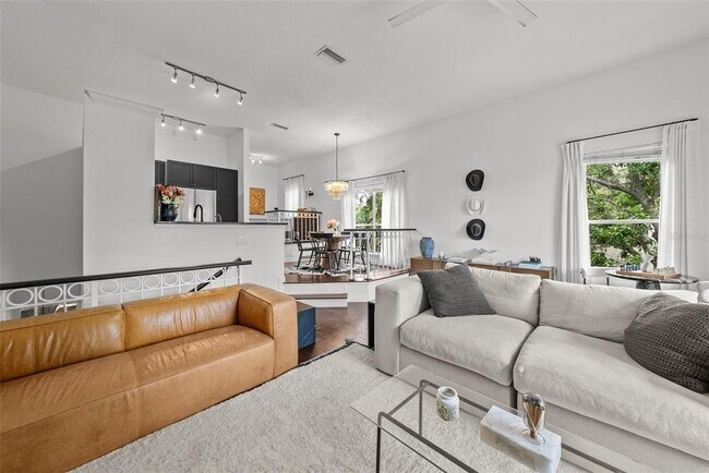 Building Photo - 727 Coral Reef Dr