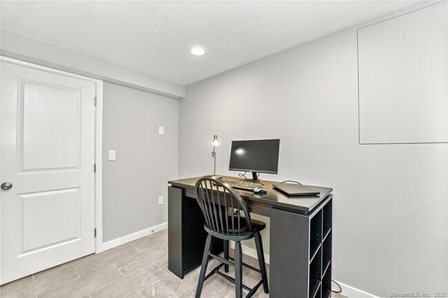Building Photo - 50 Catoonah St