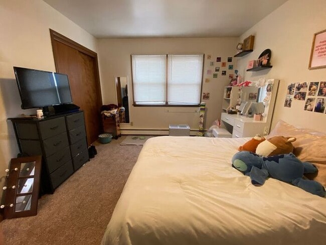 Building Photo - $1,200 | 2 Bedroom, 1 Bathroom Apartment | No Pets | Available for a January 13th, 2026 Move In!