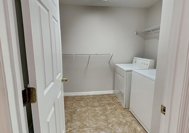 Building Photo - 1388 N Platte Ct