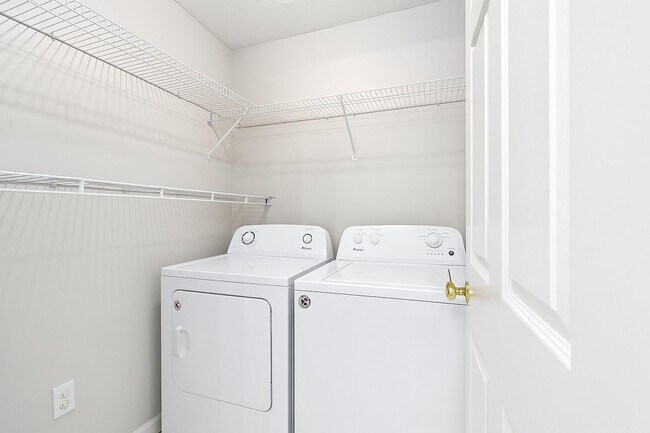 Building Photo - 324 N Ross St