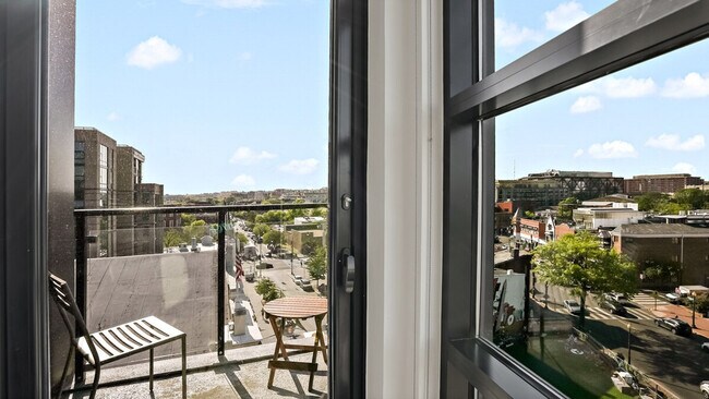 Building Photo - 1901 6th St NW