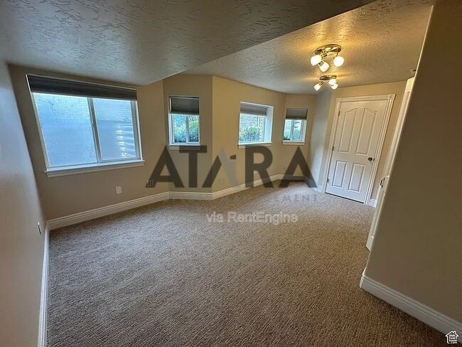 Building Photo - 941 Fremont Rd