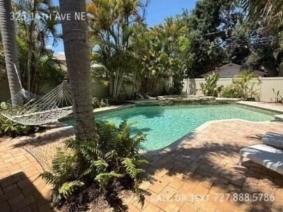 Building Photo - 325 14th Ave NE