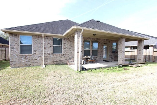 Building Photo - 2515 Golfcrest Dr