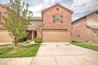 Building Photo - 127 Castleridge Dr