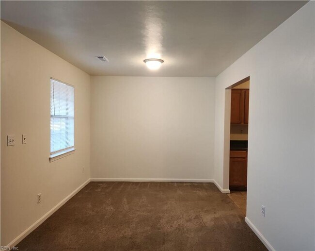 Building Photo - 6045 Bradford Dr