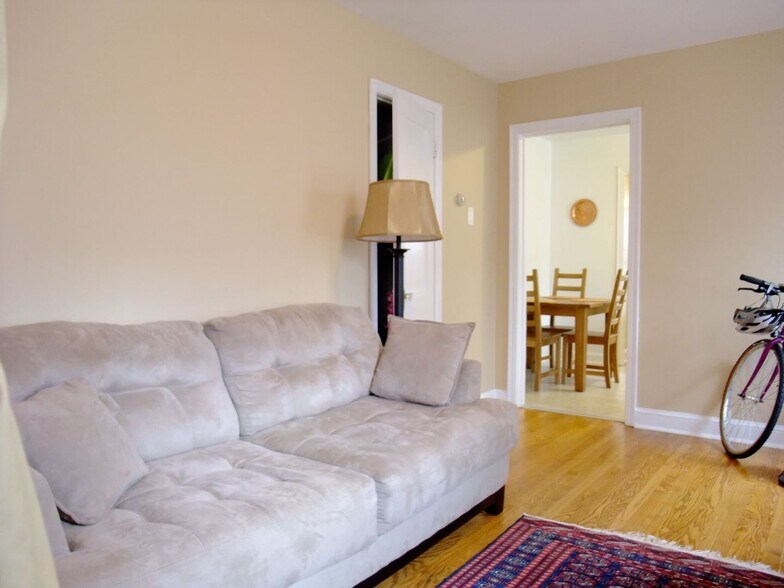 Building Photo - 8401 Greenwood Ave