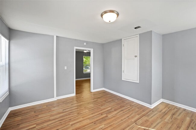 Building Photo - 1135 3rd Ave N