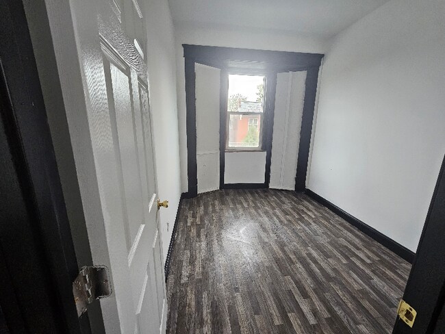 Building Photo - 4143 Farlin Ave
