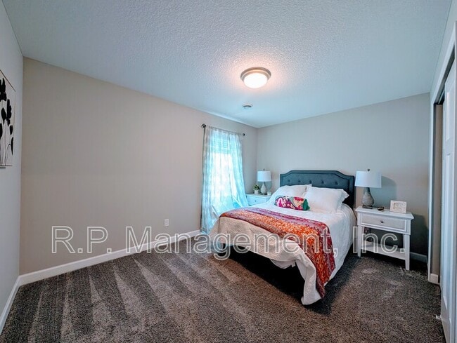 Building Photo - 5023 Useppa Trl