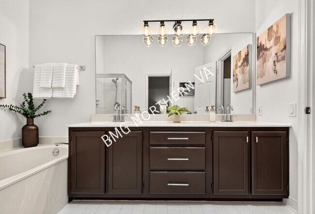Building Photo - 43790 Laburnum Square