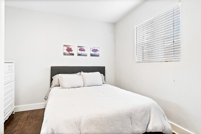 Building Photo - 4411 Logan St