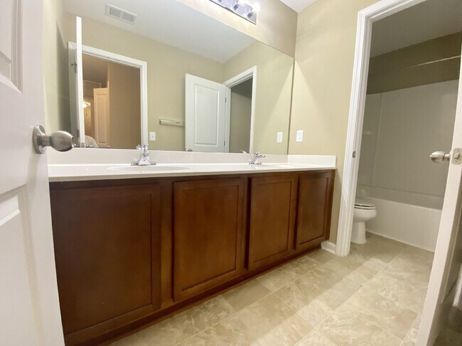 Building Photo - Five Bedroom Single Family Home in Cypress Ridge!