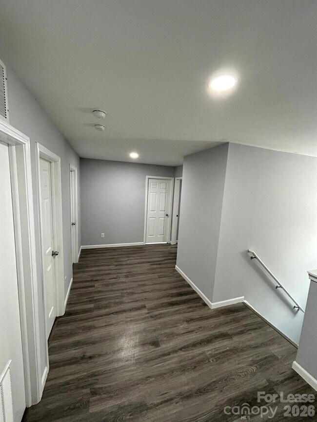 Building Photo - 6034 Blue Ash Ln