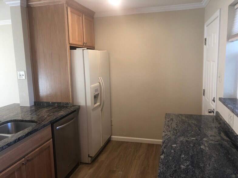 Building Photo - 1205 Fairfield St