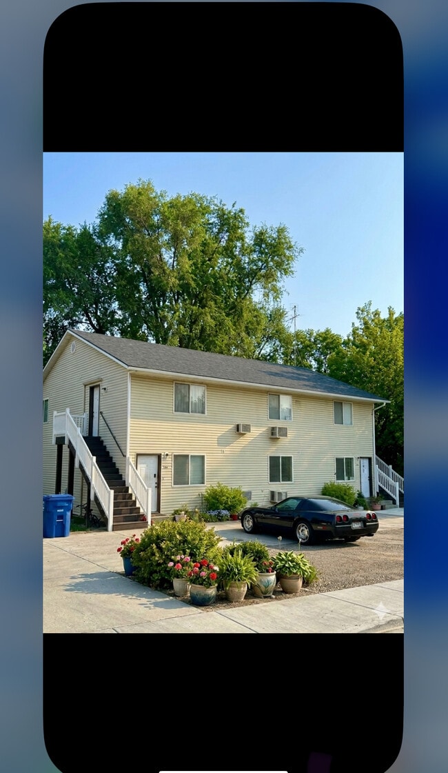 Building Photo - 344 Caswell Ave W