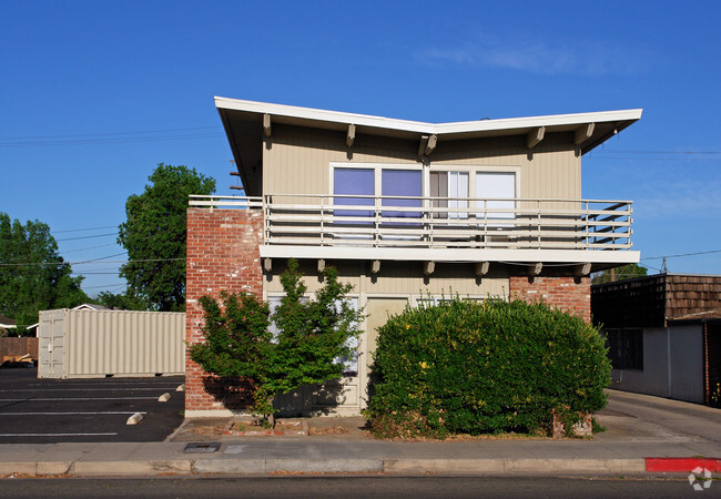 Building Photo - 925 N Fulton St