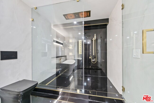 Building Photo - 10445 Wilshire Blvd