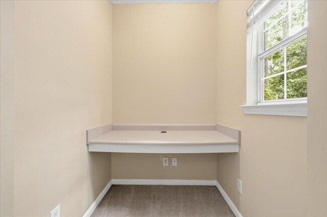 Building Photo - 1202 Walden Park Dr