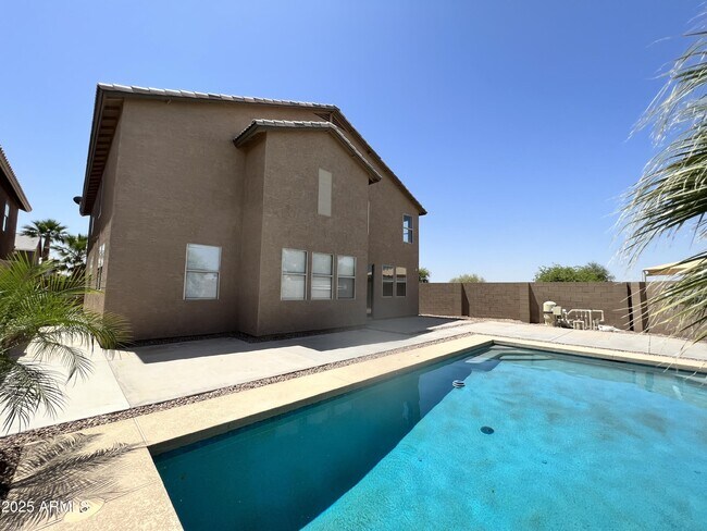 Building Photo - 46184 W Dutchman Dr