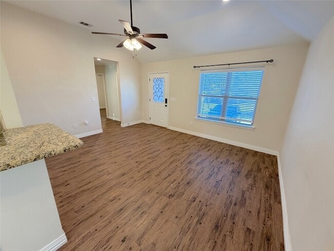 Building Photo - 1108 W Day St